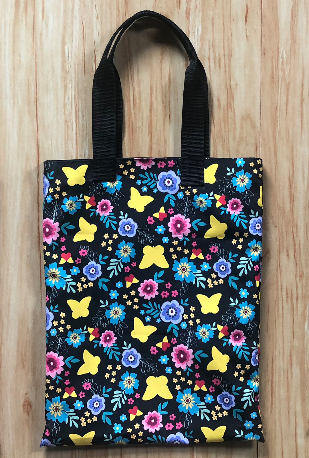 Mariposas Amarillas Tote pattern design by @CataPrint